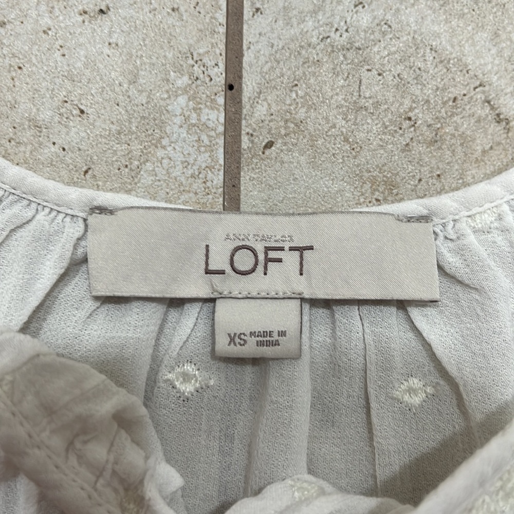 LOFT by Ann Taylor off-white spaghetti strap lace embroidered XS top - Picture 5 of 6